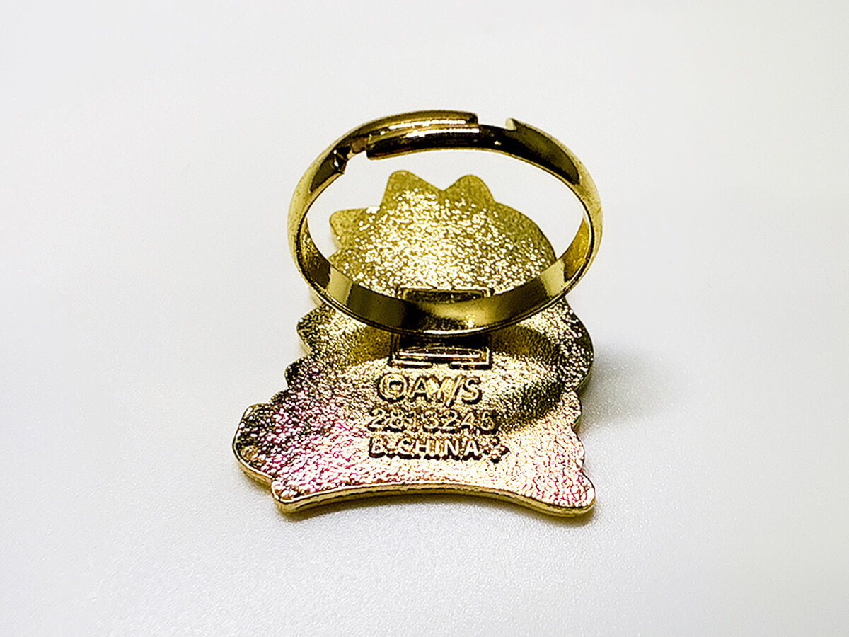 GACHA GACHA 'Ai Yazawa BIG METAL RING'.