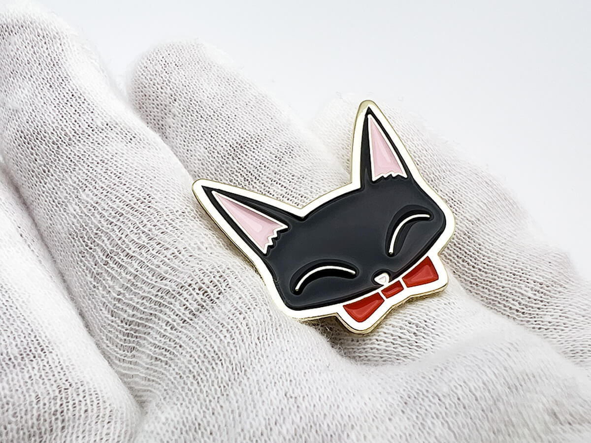 GACHA GACHA 'Ai Yazawa BIG METAL RING'.