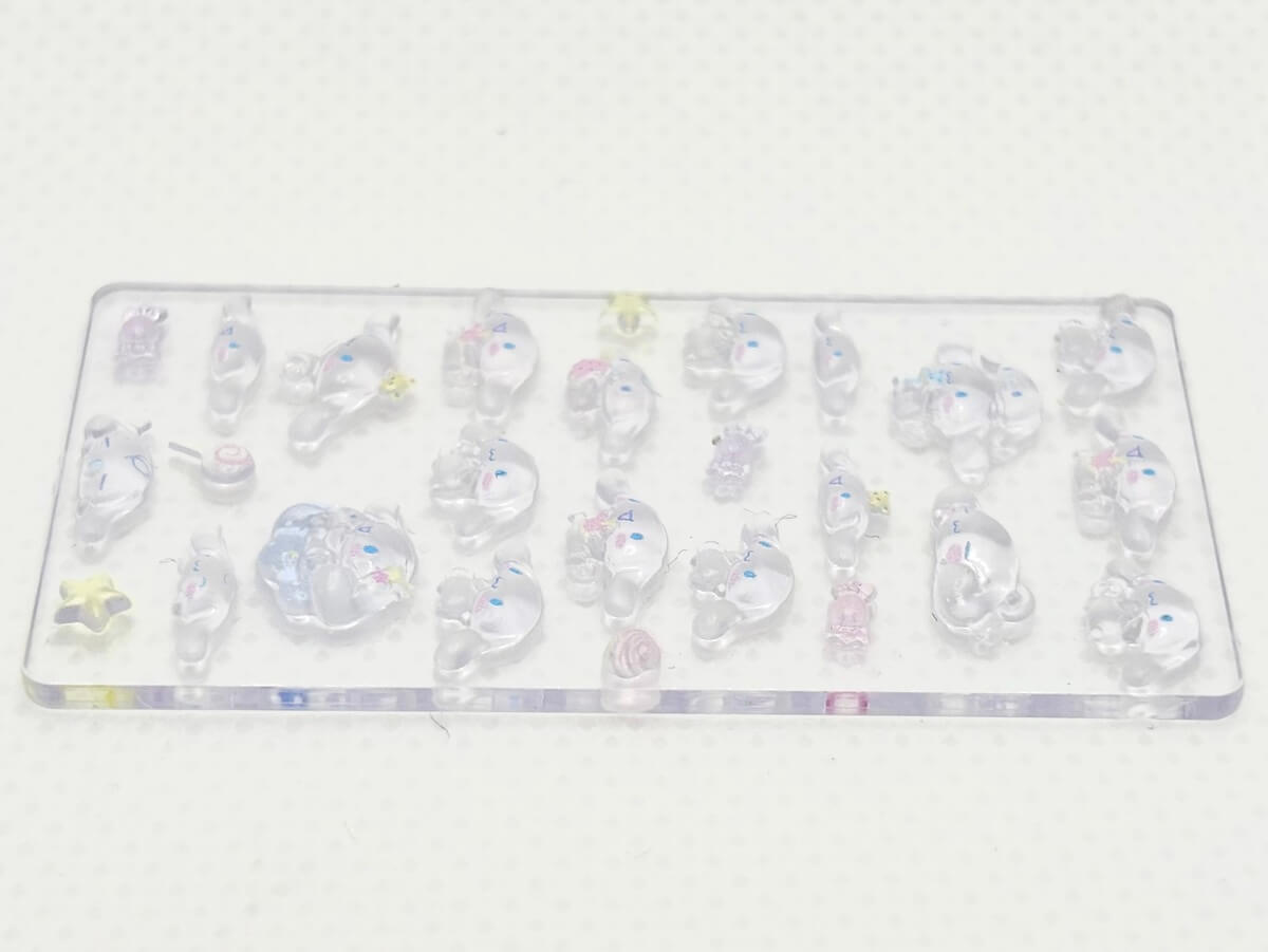 GACHA GACHA "Sanrio Characters Bonbon Drop Miniature Charms