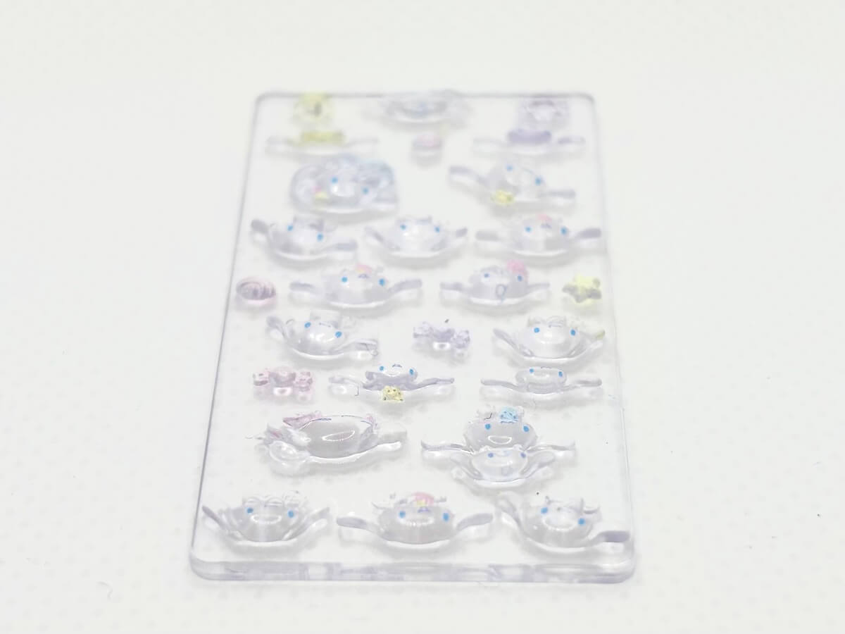 GACHA GACHA "Sanrio Characters Bonbon Drop Miniature Charms