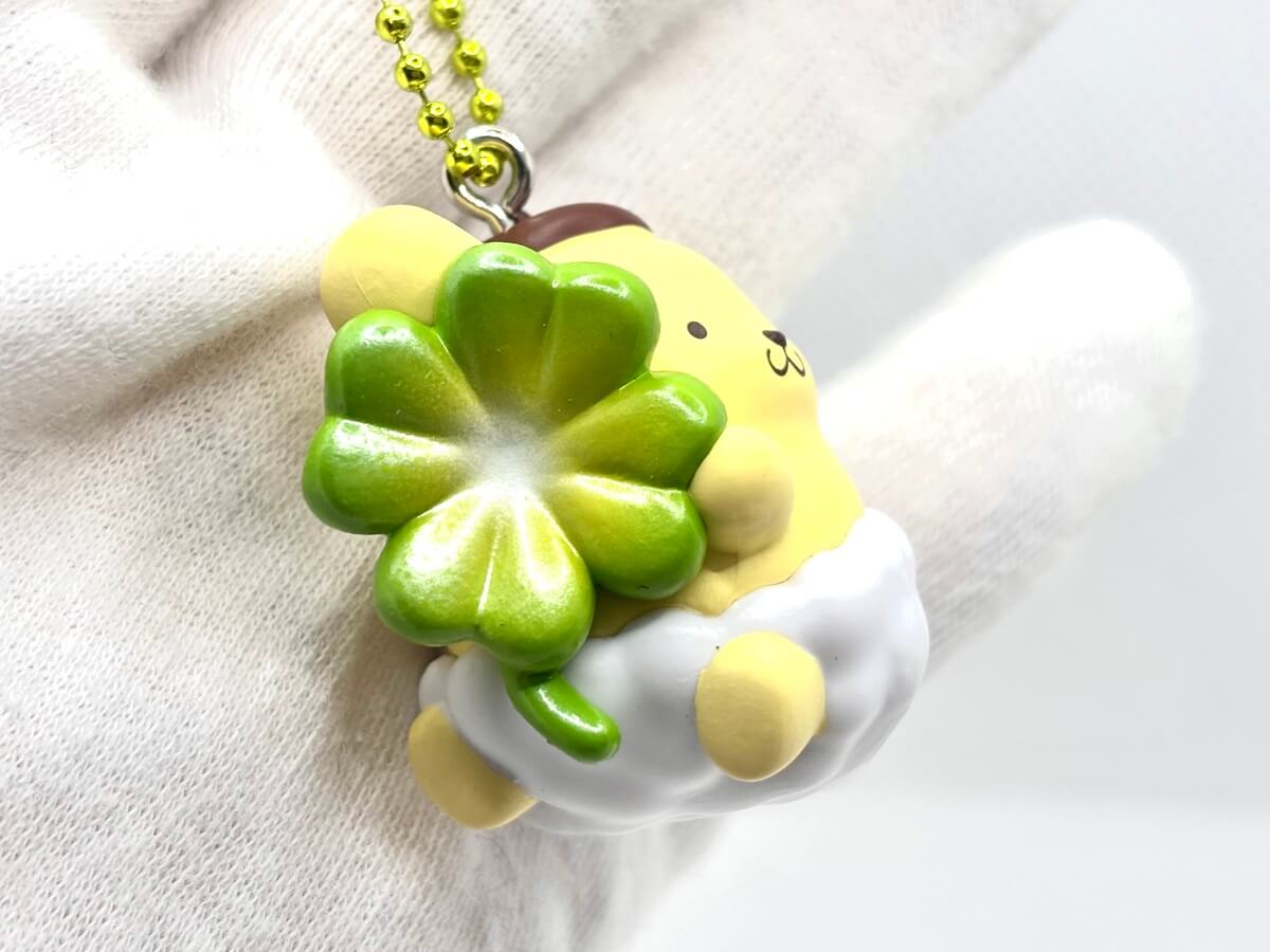 GACHA GACHA：「Sanrio Characters Yotsuba Clover Mascot」。